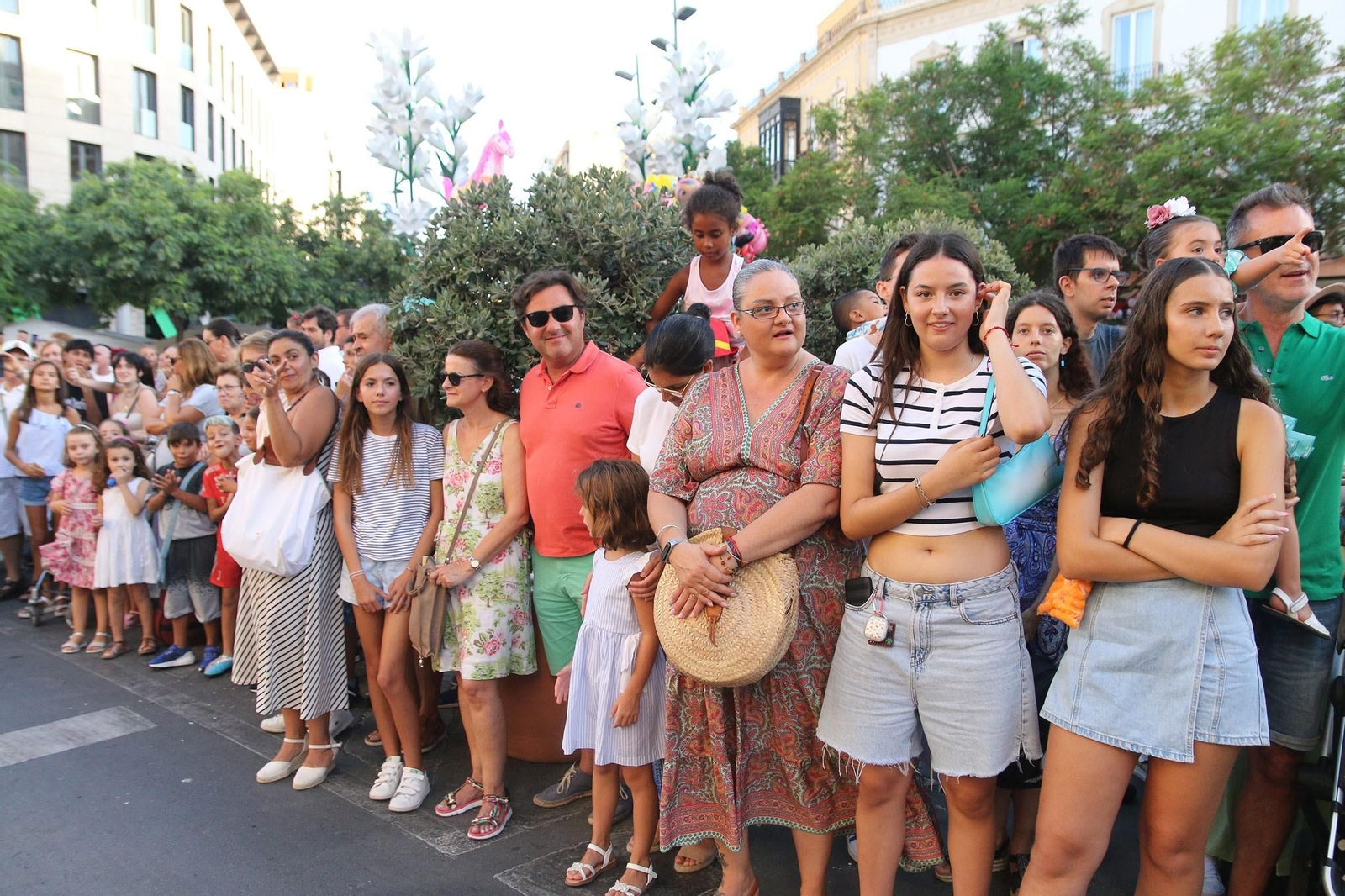 Las imágenes de la batalla de flores en la Feria de Almería 2023