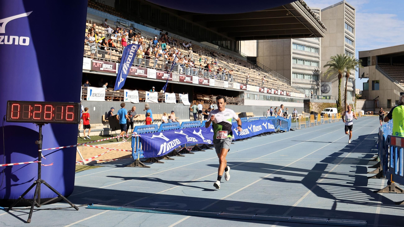 Búscate en la Media Maratón de Jerez 2025 (6)
