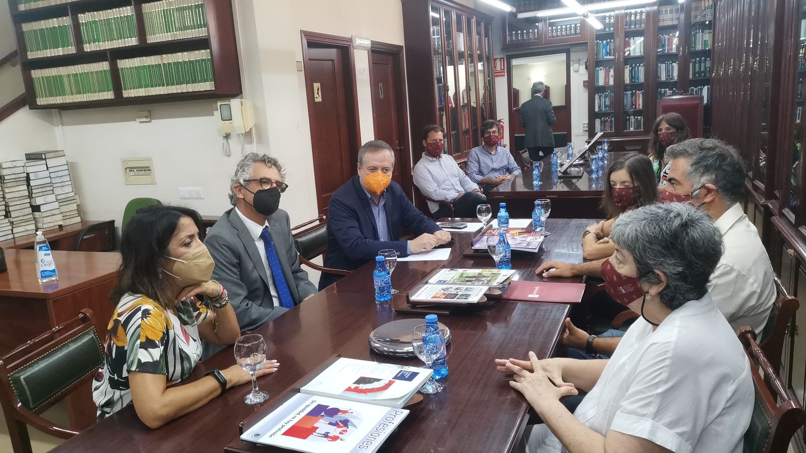 Reunión con la Junta de Gobierno del Colegio de Abogados.