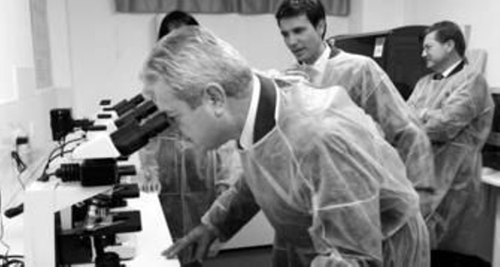 Vallejo, en uno de los laboratorios de Vircell donde desarrolla los productos especializados en diagnóstico in vitro.