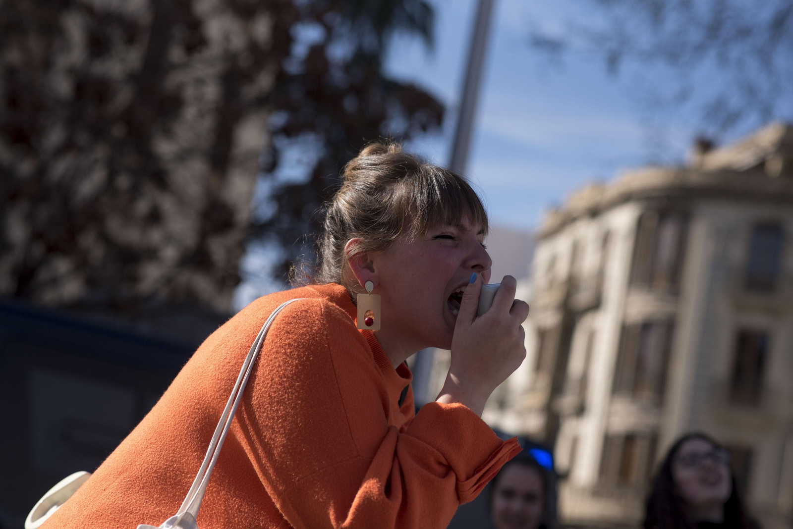 Granada se tiñe de morado con la ola feminista