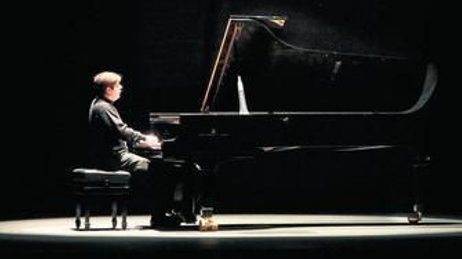 Un momento del concierto de Perianes, el jueves, en el Villamarta.