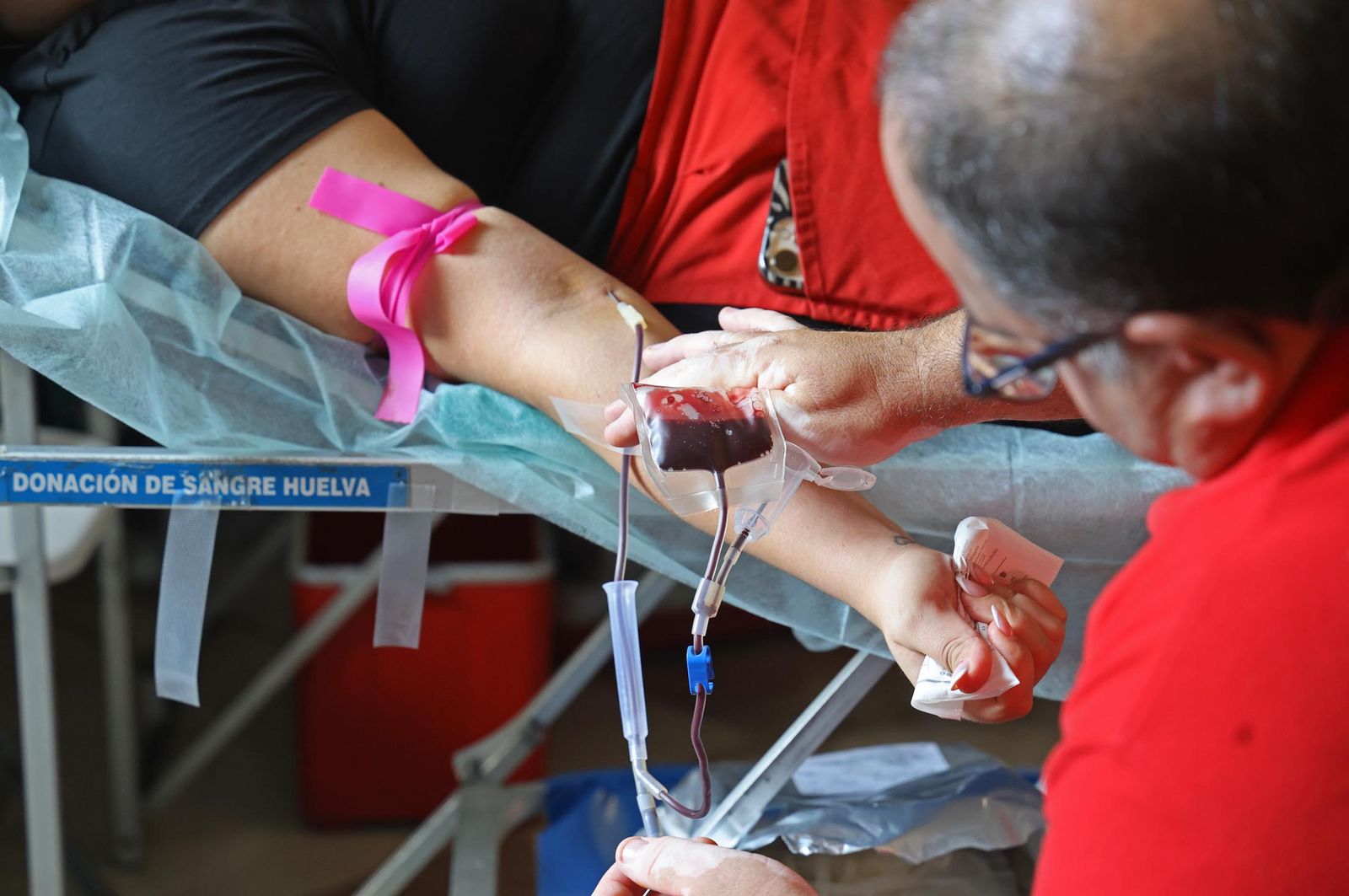 Imágenes de la macrocolecta de sangre y plasma en la Casa Colón