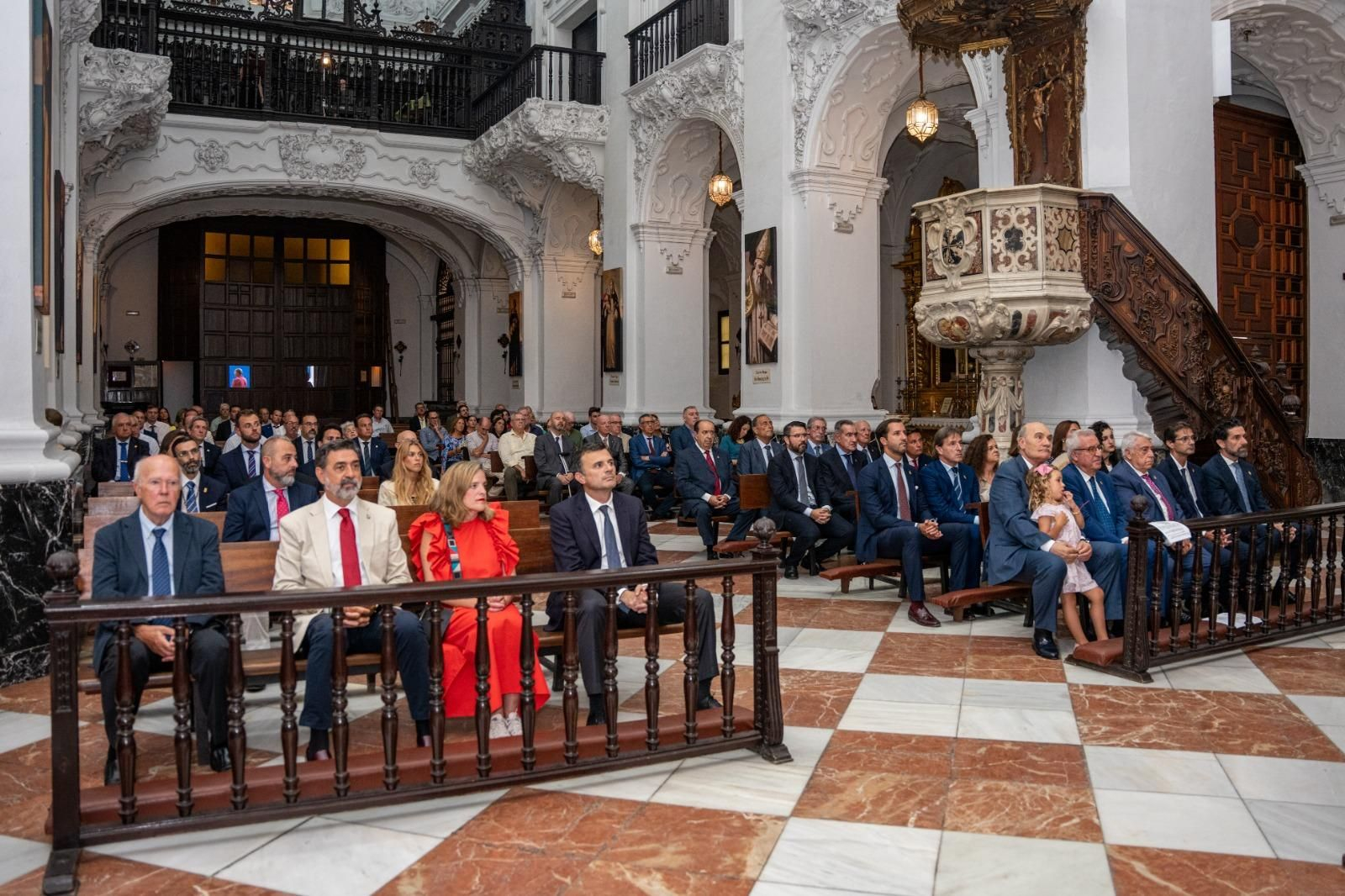 Un momento de la eucaristía celebrada en Santo Domingo en la que tomó posesión el nuevo Consejo de Hermandades.
