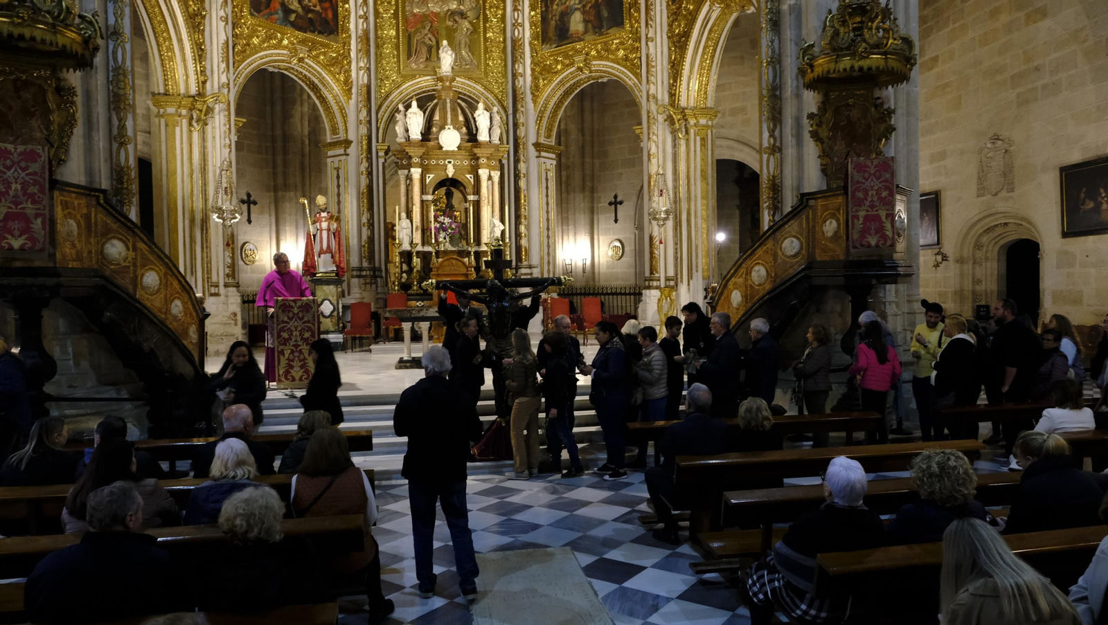 Vía Crucis del Cristo de la Escucha en la Semana Santa de Almería 2025
