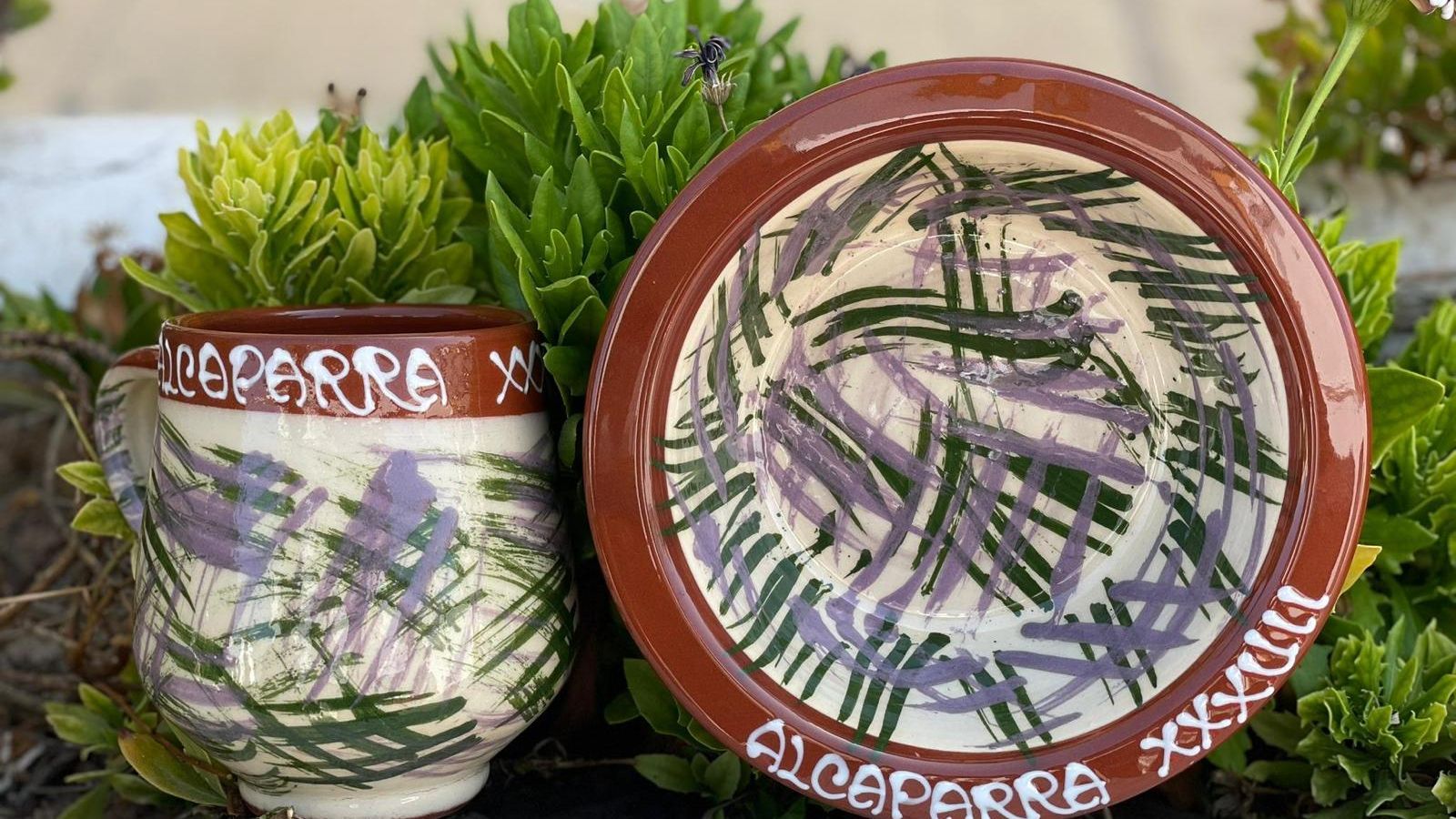 Vajilla de cerámica de la Fiesta de la Alcaparra de Fuente-Tójar.