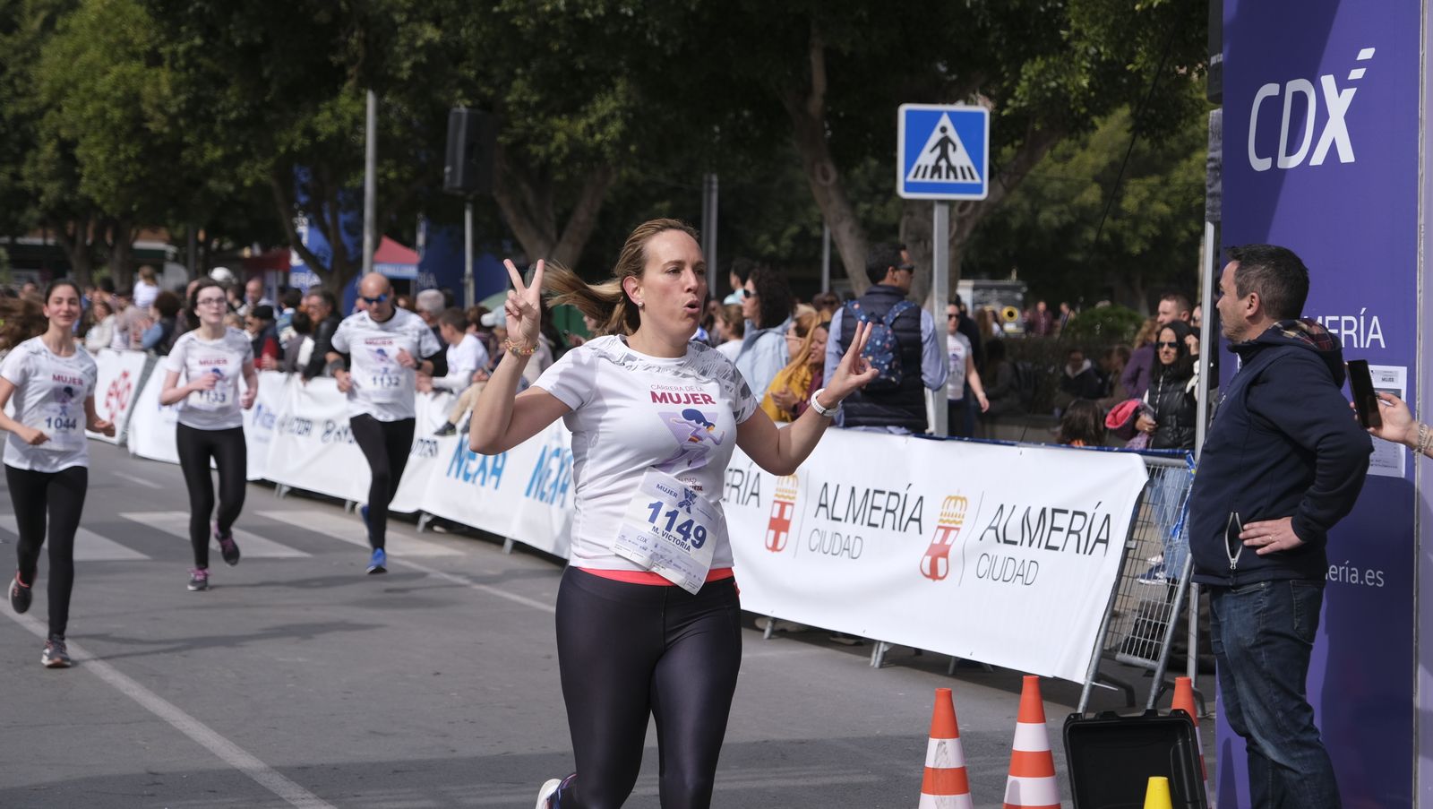 Imágenes de la Carrera de la Mujer 2023 en Almería