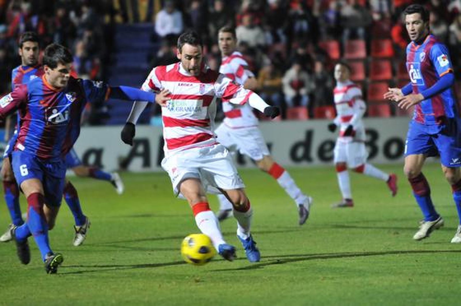 El Granada no pasa del empate en Huesca (0-0). / LOF