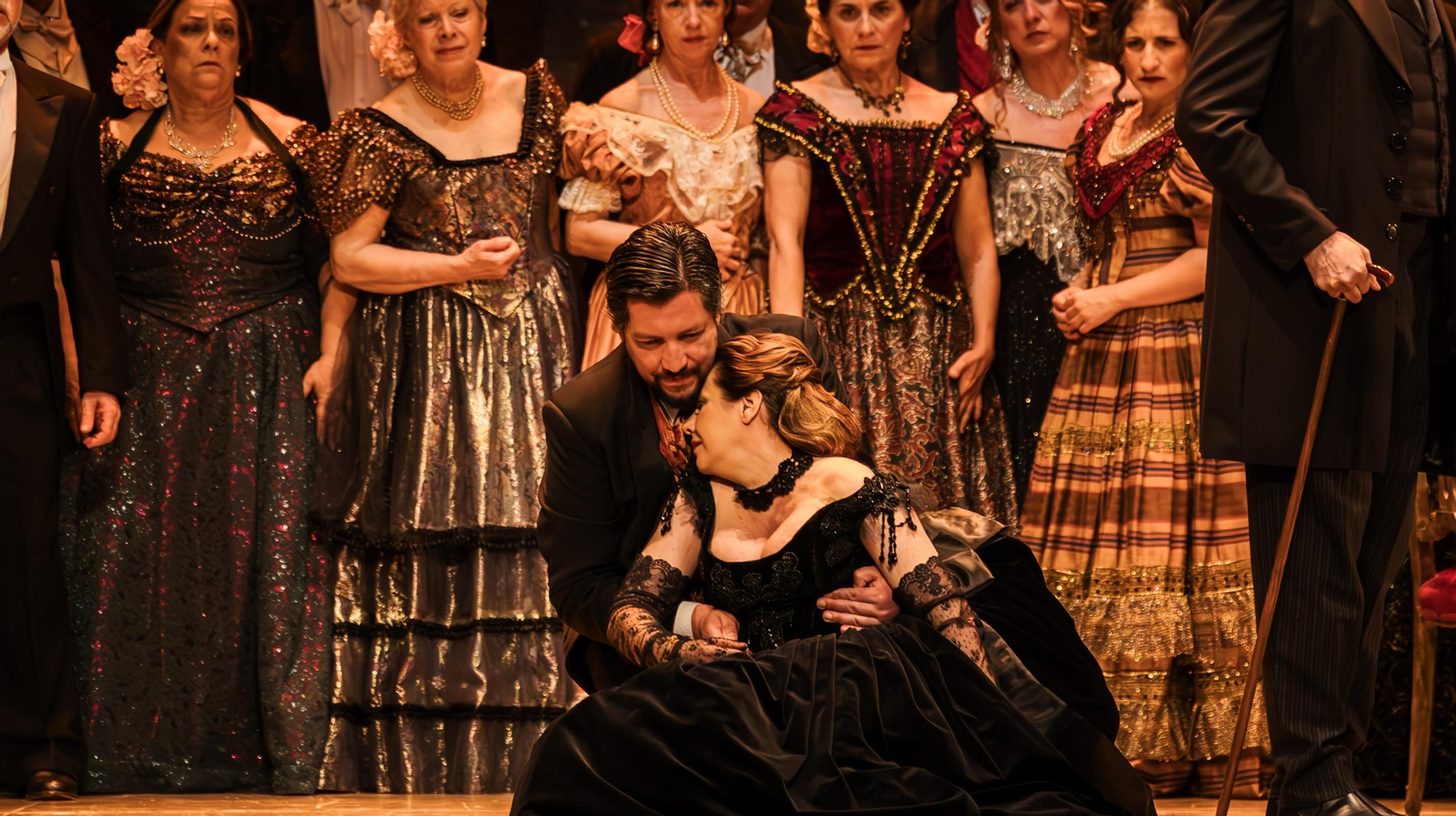 Imágenes de la ópera 'La Traviata' de Verdi en el Teatro Villamarta de Jerez