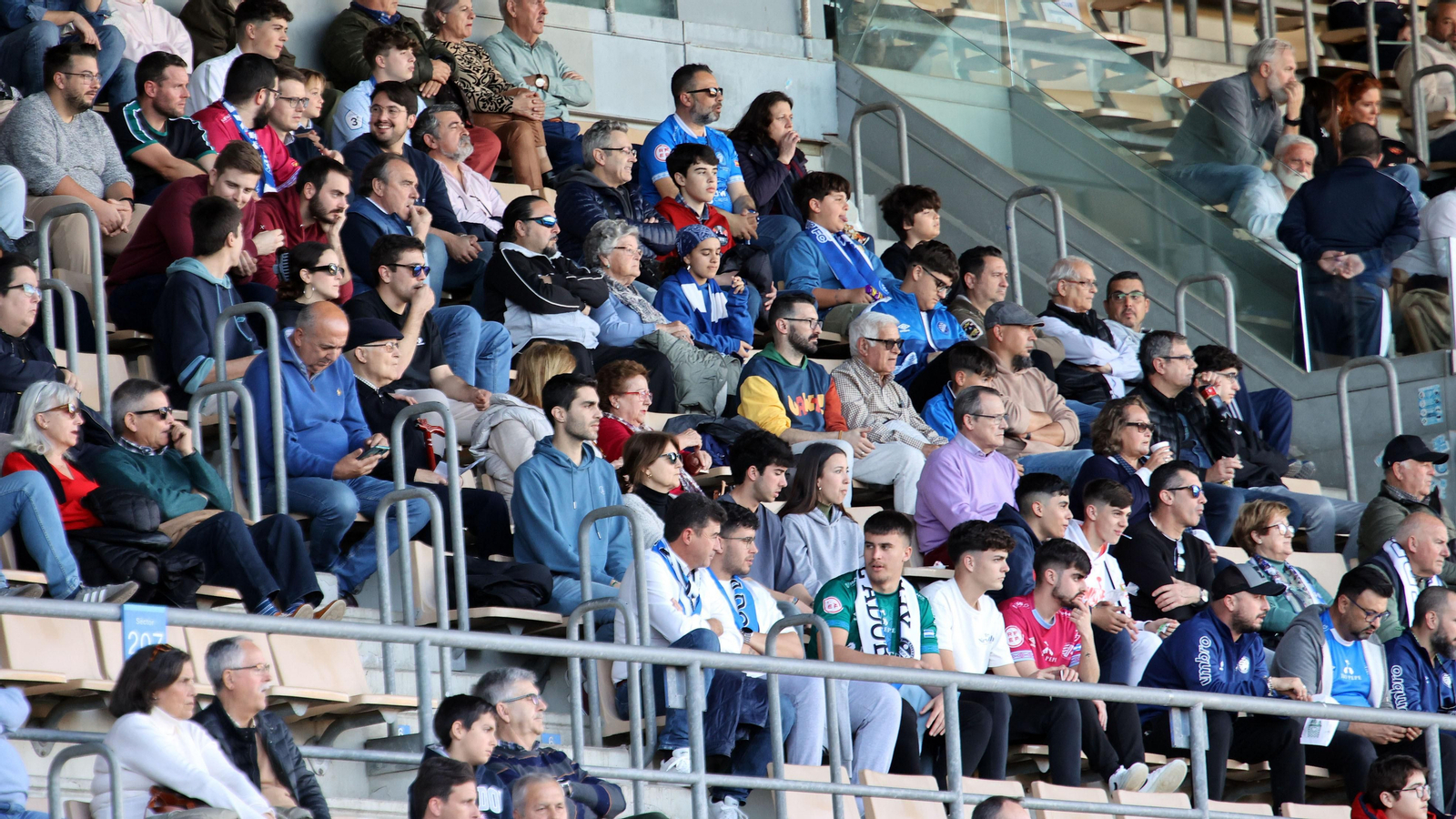 Los socios tienen que pasar por taquilla en el partido contra el Ciudad de Lucena. Los socios tienen que pasar por taquilla en el partido contra el Ciudad de Lucena.