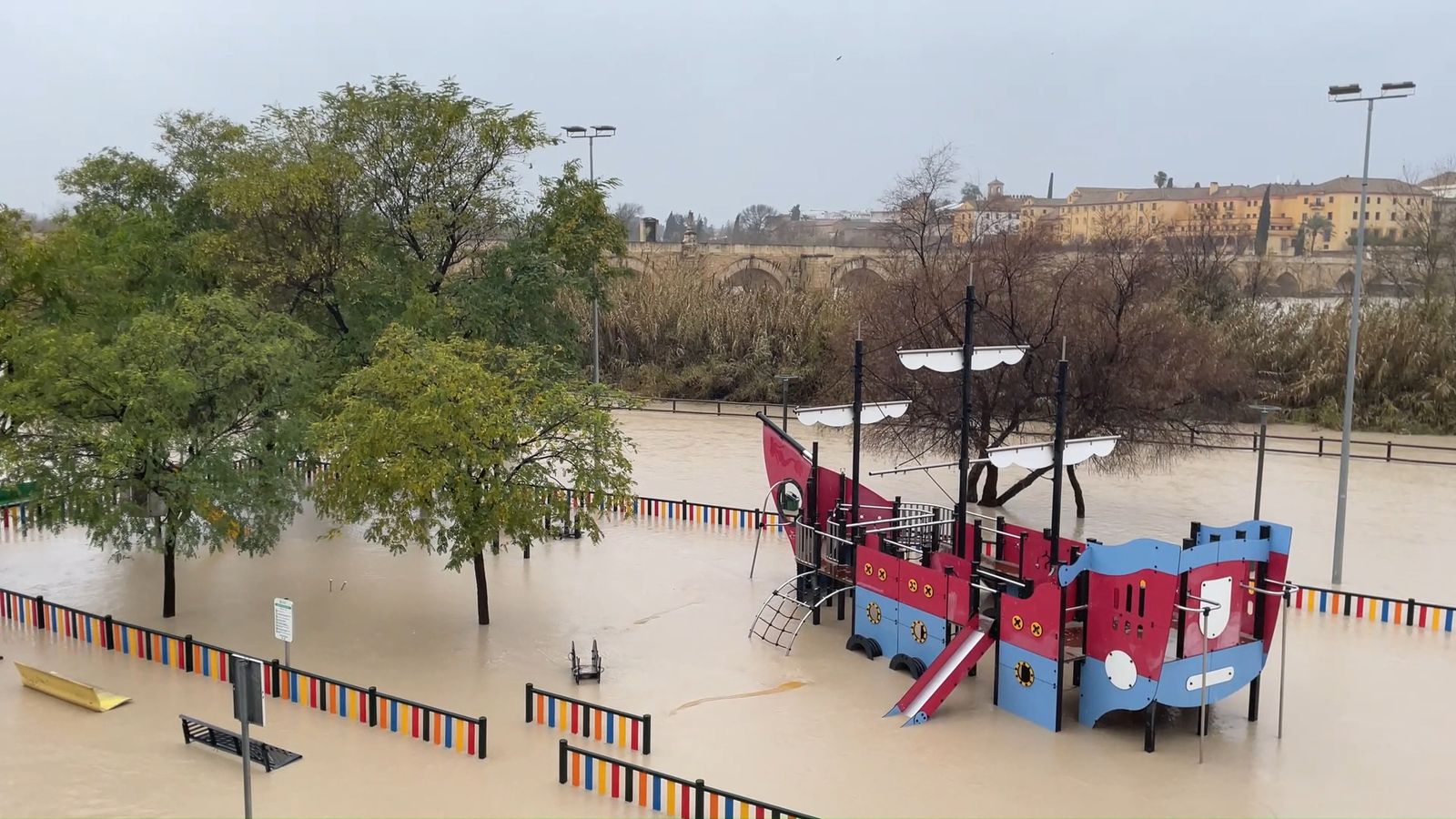 El río Guadalquivir a su paso por Córdoba este sábado 7 de febrero