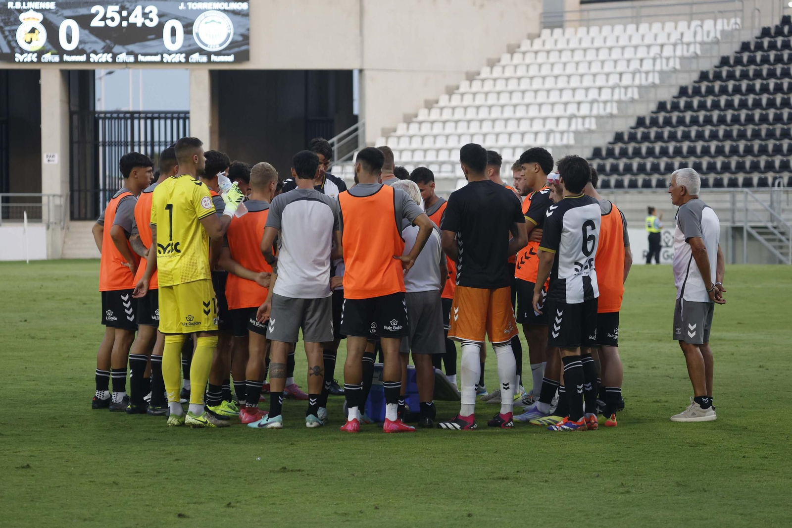 Las imágenes del partido amistoso entre la Balona y el Torremolinos