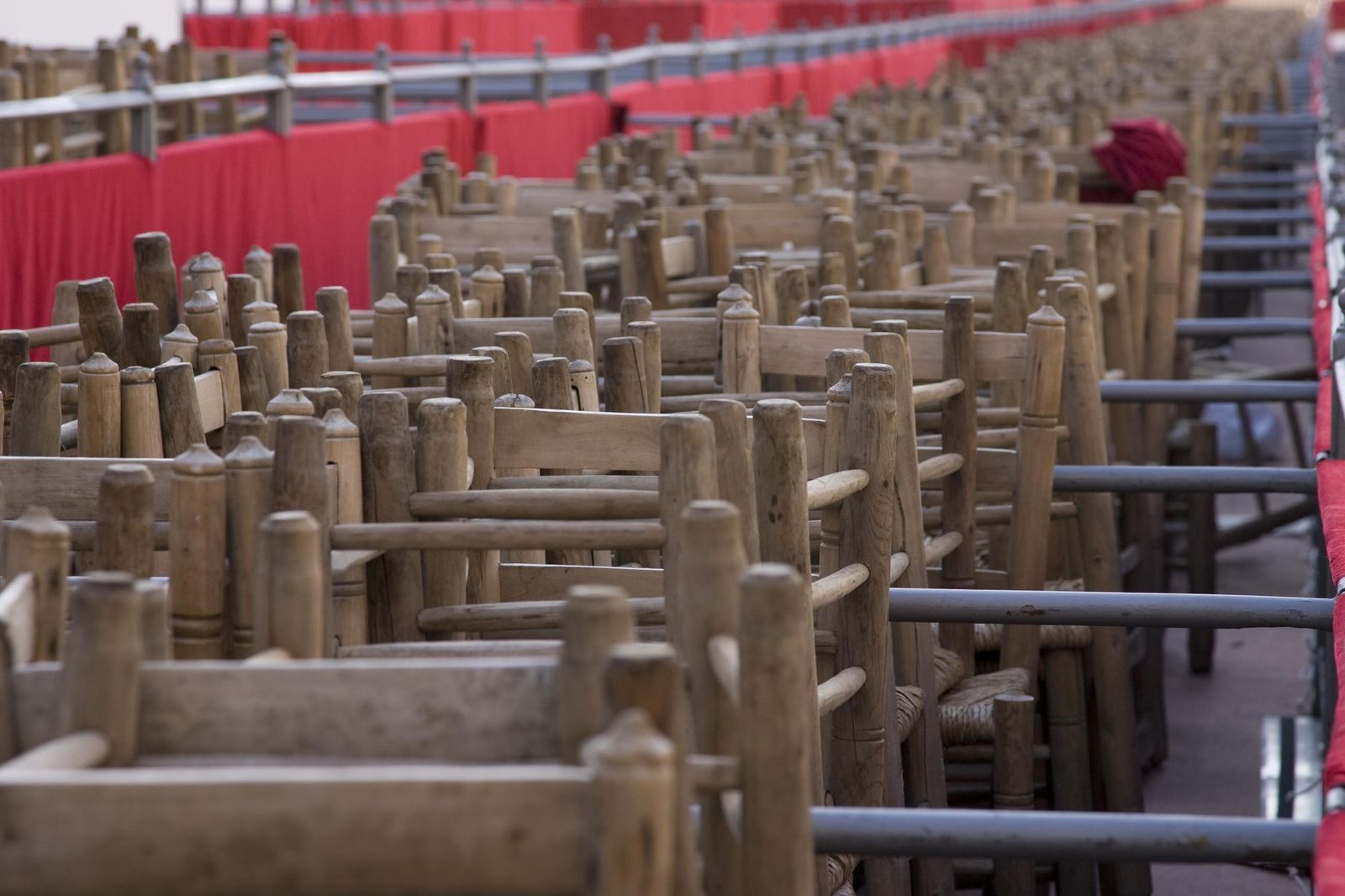 Las sillas instaladas en los palcos de la Plaza de San Francisco.