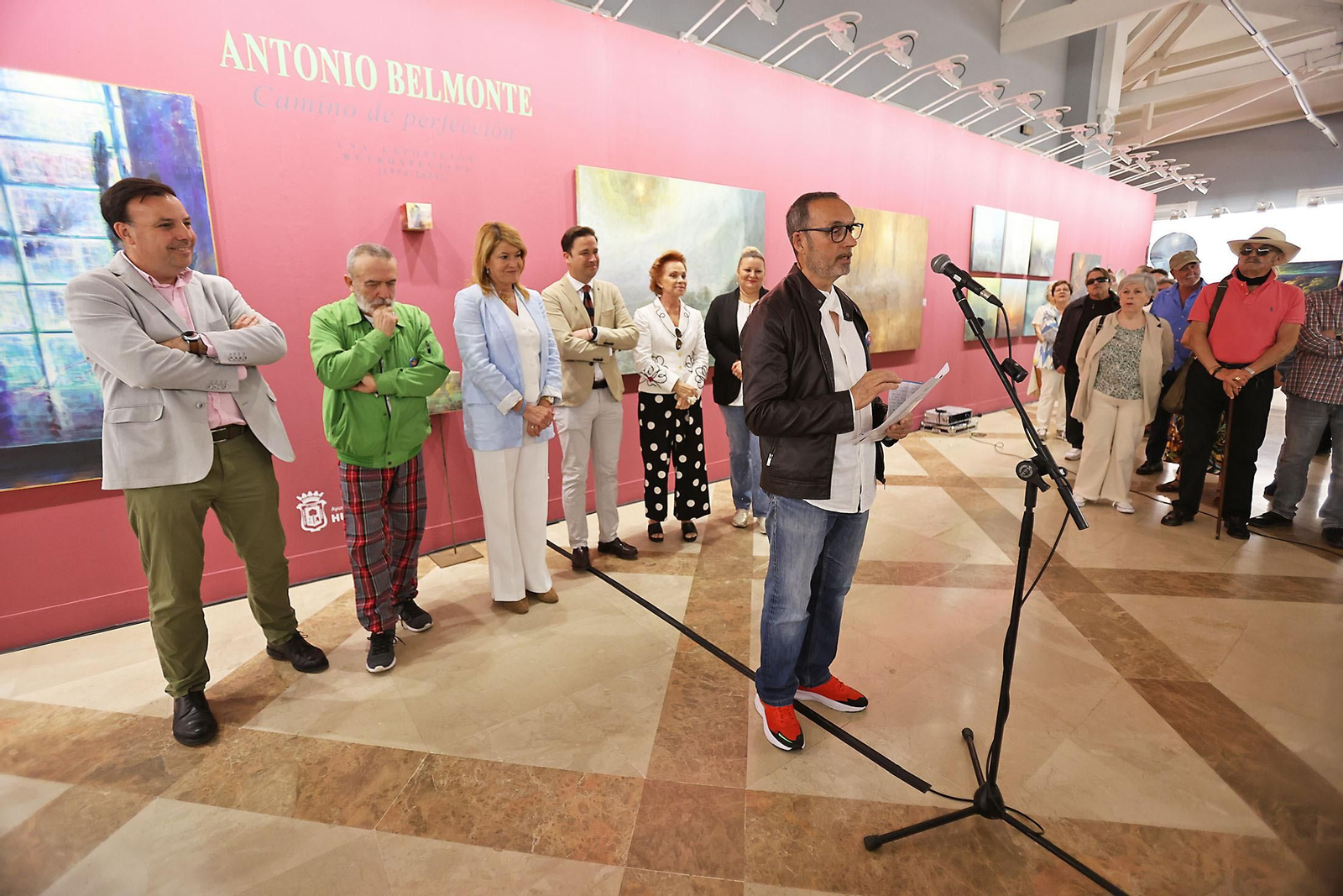 Imágenes de la inauguración de la muestra 'Camino de Perfección' del pintor Antonio Belmonte