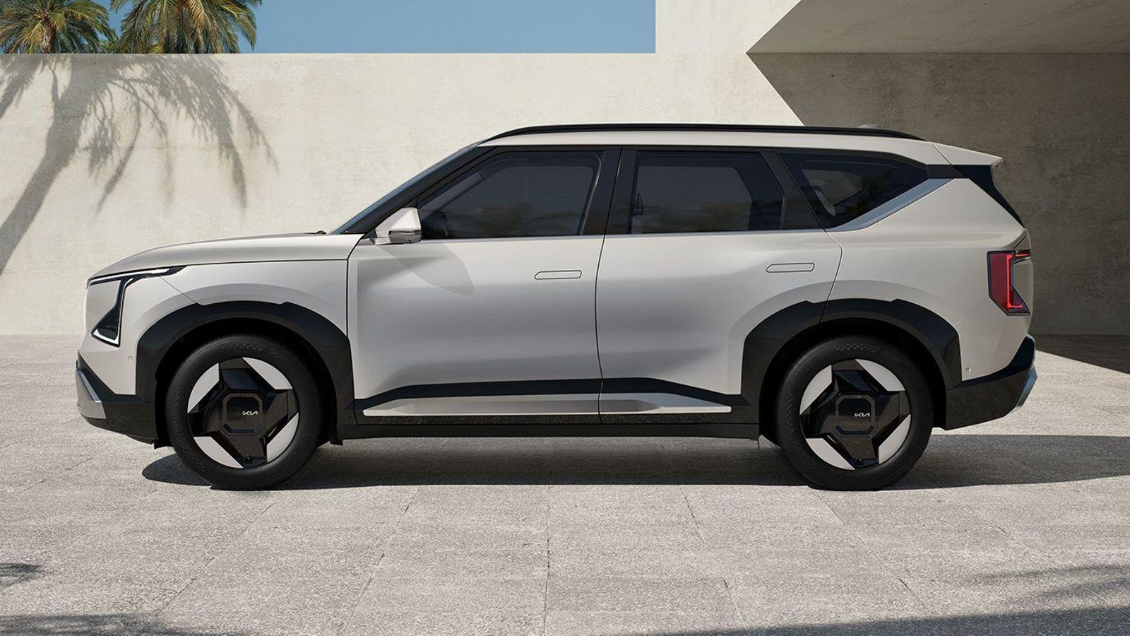 Por sus dimensiones, el EV5 será el equivalente eléctrico del Kia Sportage, si bien éste es unos centímetros más corto, fundamentalmente. Por sus dimensiones, el EV5 será el equivalente eléctrico del Kia Sportage, si bien éste es unos centímetros más corto, fundamentalmente.