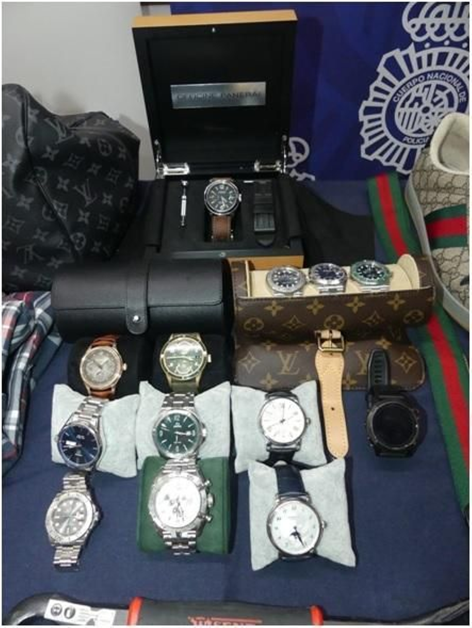 Efectos incautados por agentes de la Policía Nacional.