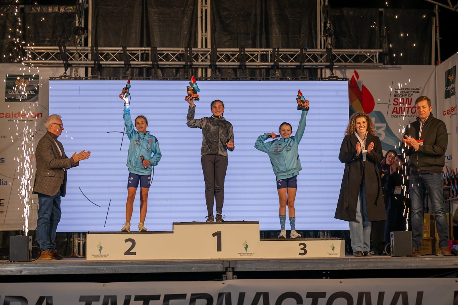 En imágenes: entrega de trofeos de todas las categorías de la Carrera de San Antón 2026