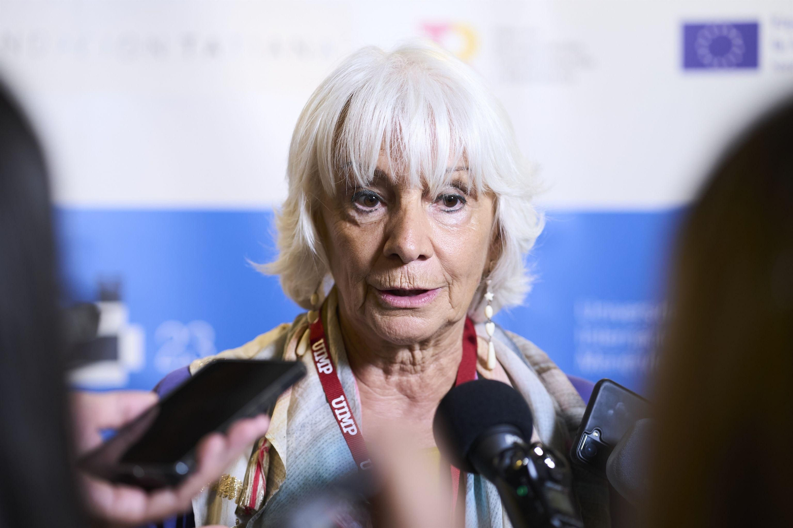 Teófila Martínez, durante una de sus muchas intervenciones ante los medios de comunicación