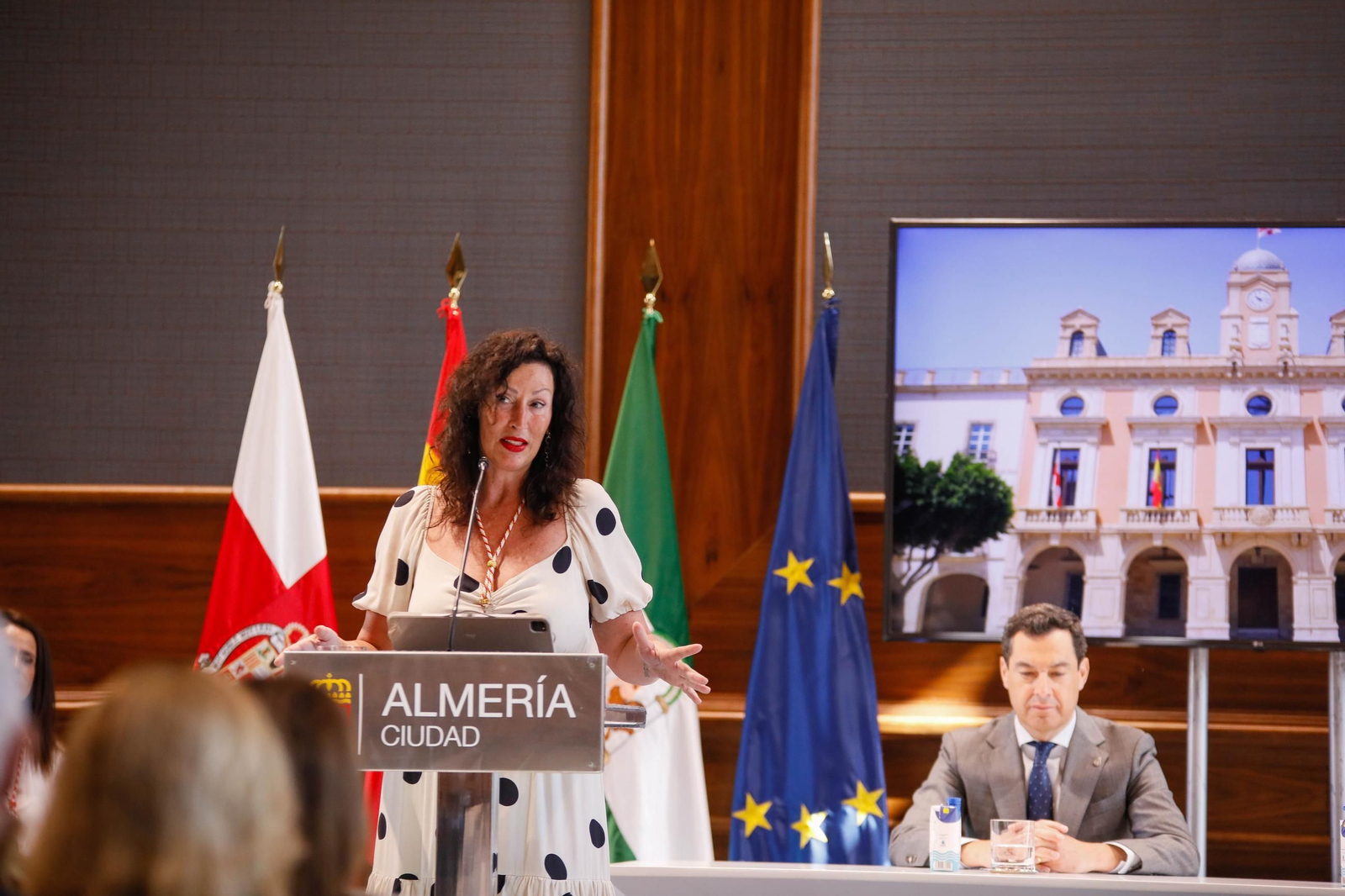 Imágemes de la casa consistorial de Almería