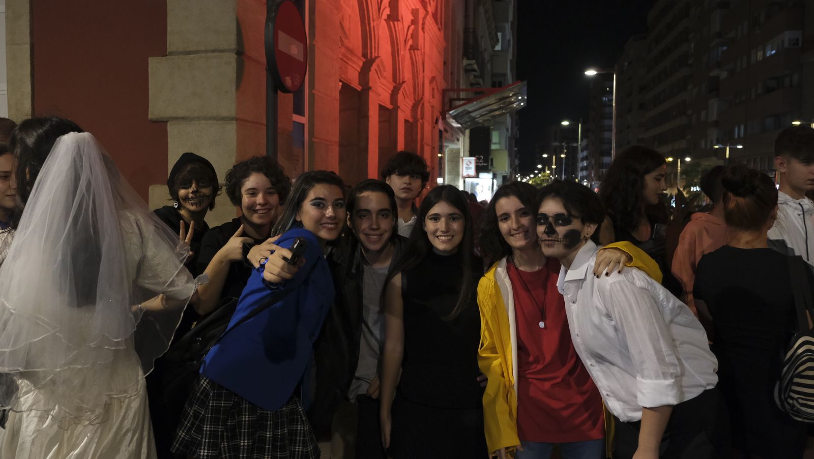 Las imágenes de la Noche en Negro en Almería, Halloween.