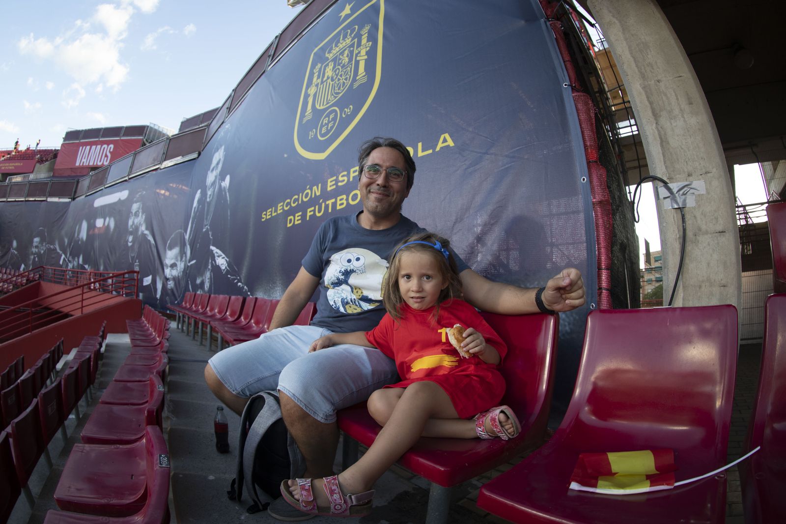 Así fue el ambiente en Los Cármenes del partido España-Chipre