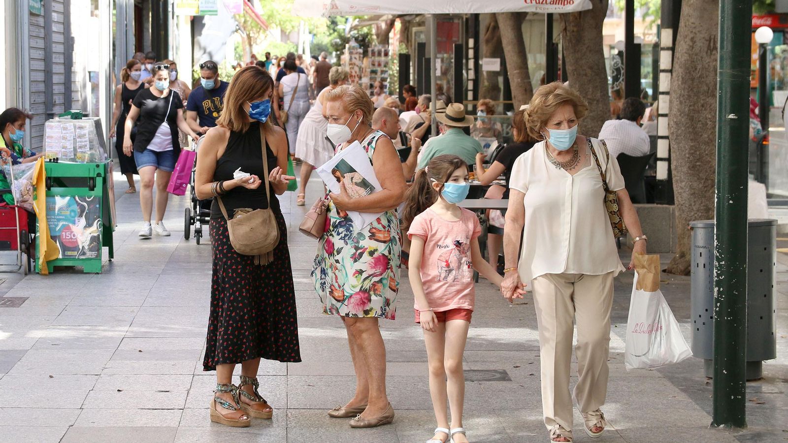 Uso generalizado de mascarillas .