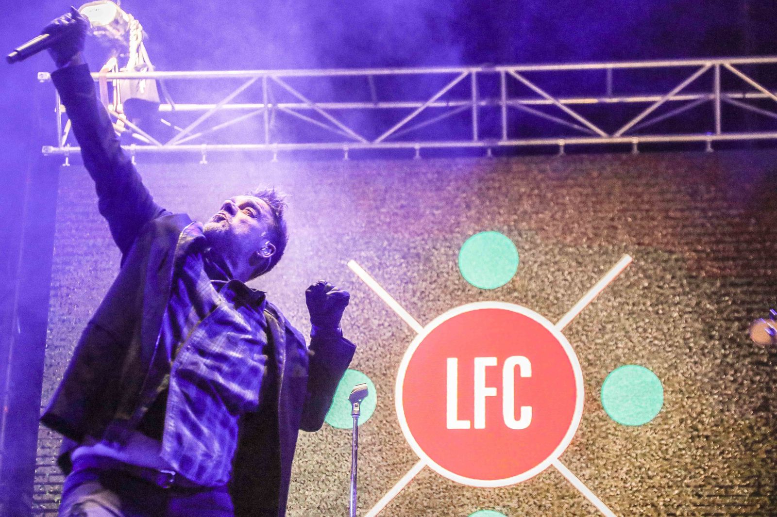 Un momento de la actuación en el Weekend Beach de Torre del Mar.