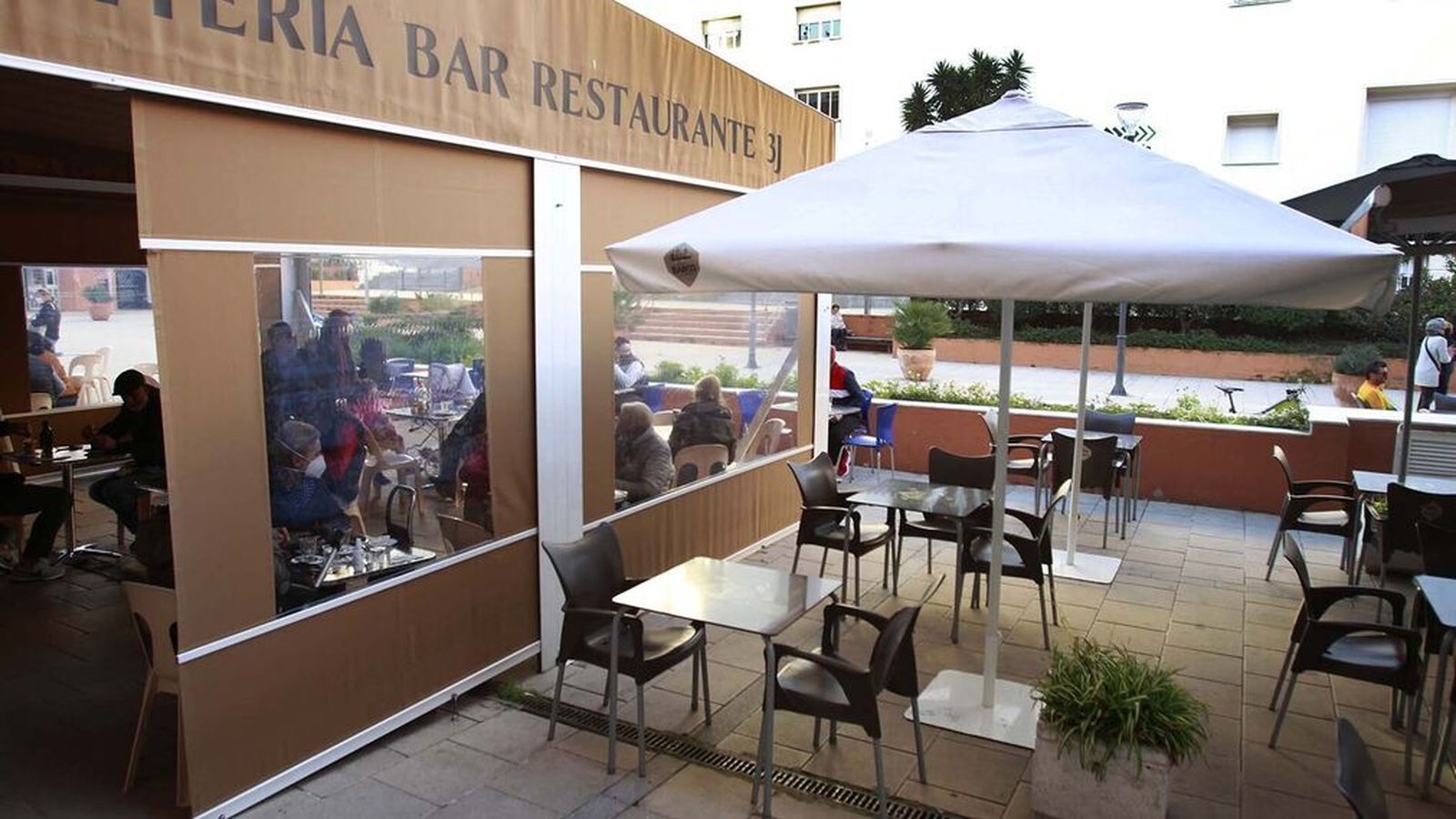 Un céntrica terraza de Algeciras.