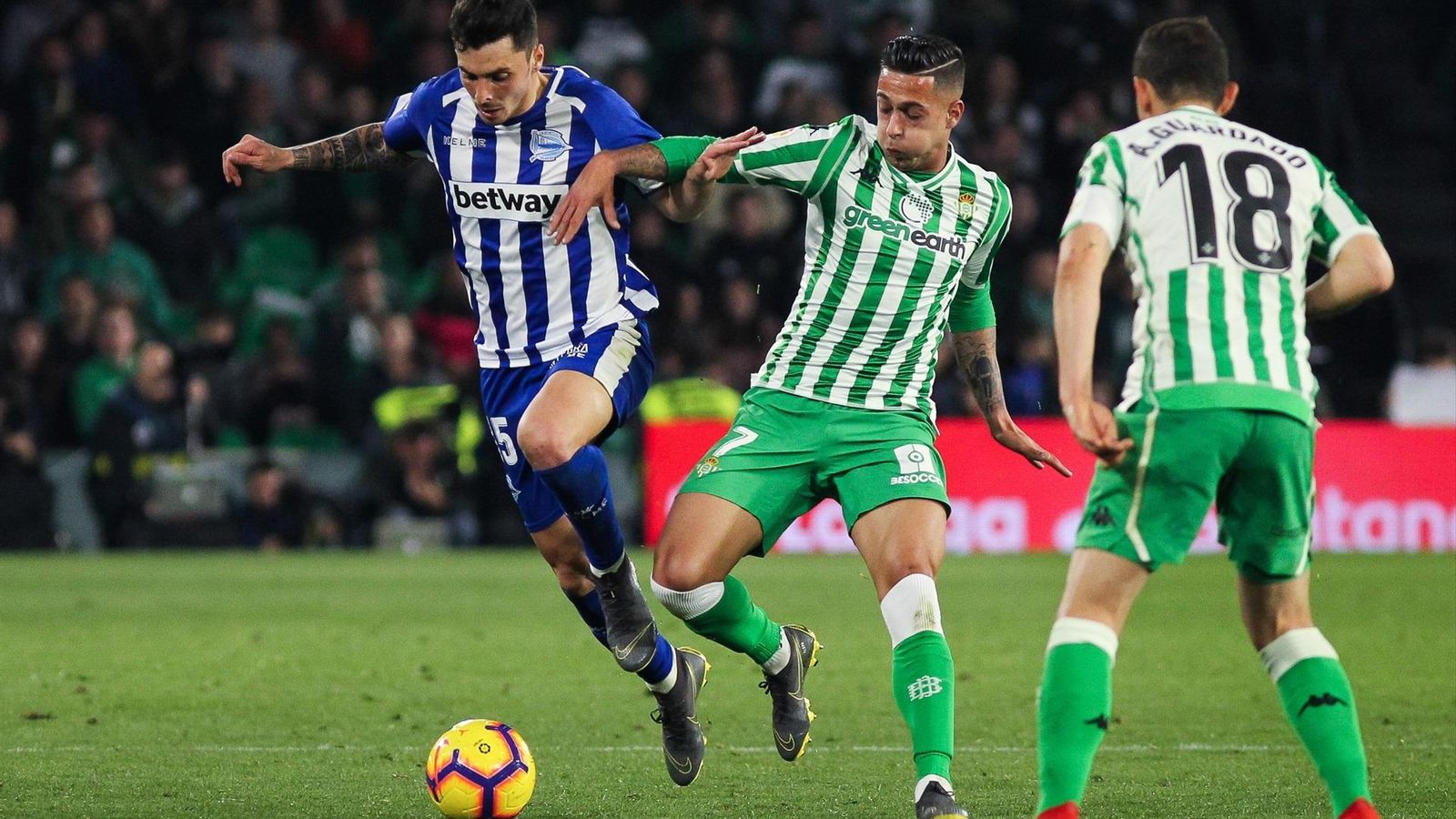 Sergio León en uno de los encuentros con el Betis en su último curso como verdiblanco