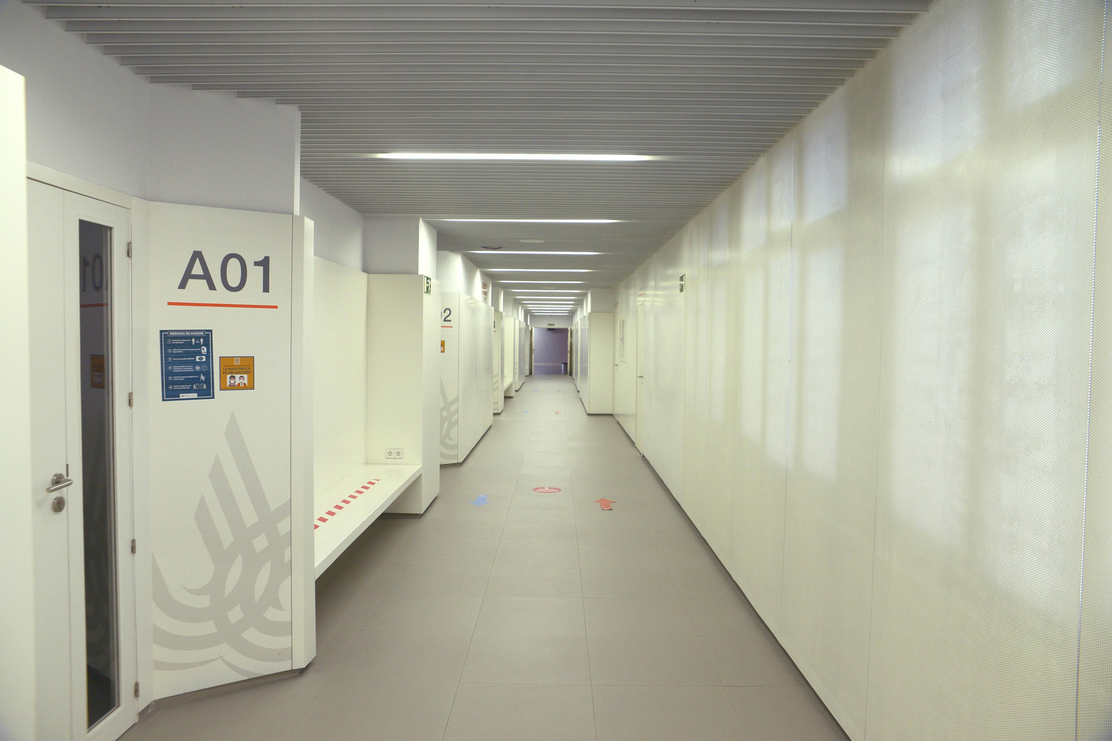 Fotos de las clases de la UCA con las restricciones de la Junta.