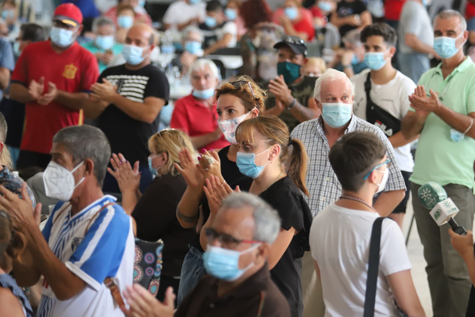 Las imágenes mas destacadas de los vecinos de la Zarza-Perrunal realojados por el incendio de Almonaster la Real