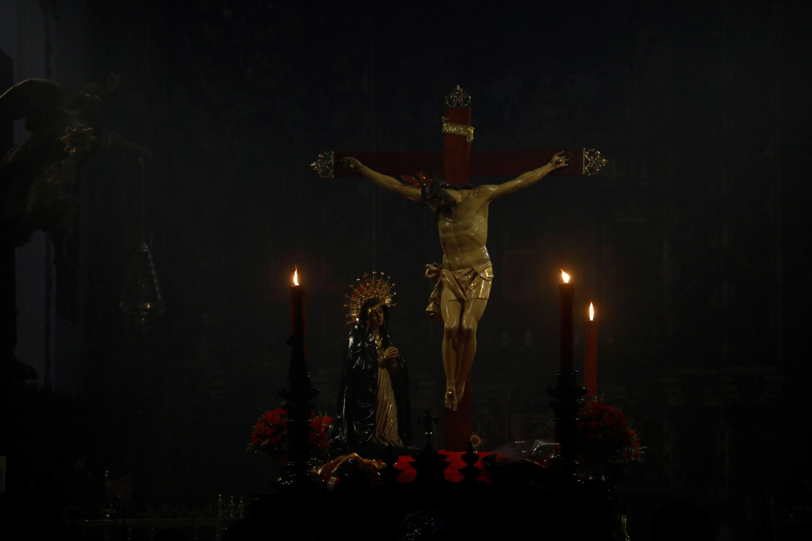 Las mejores imágenes de la Caridad en este Jueves Santo de Córdoba Las mejores imágenes de la Caridad en este Jueves Santo de Córdoba