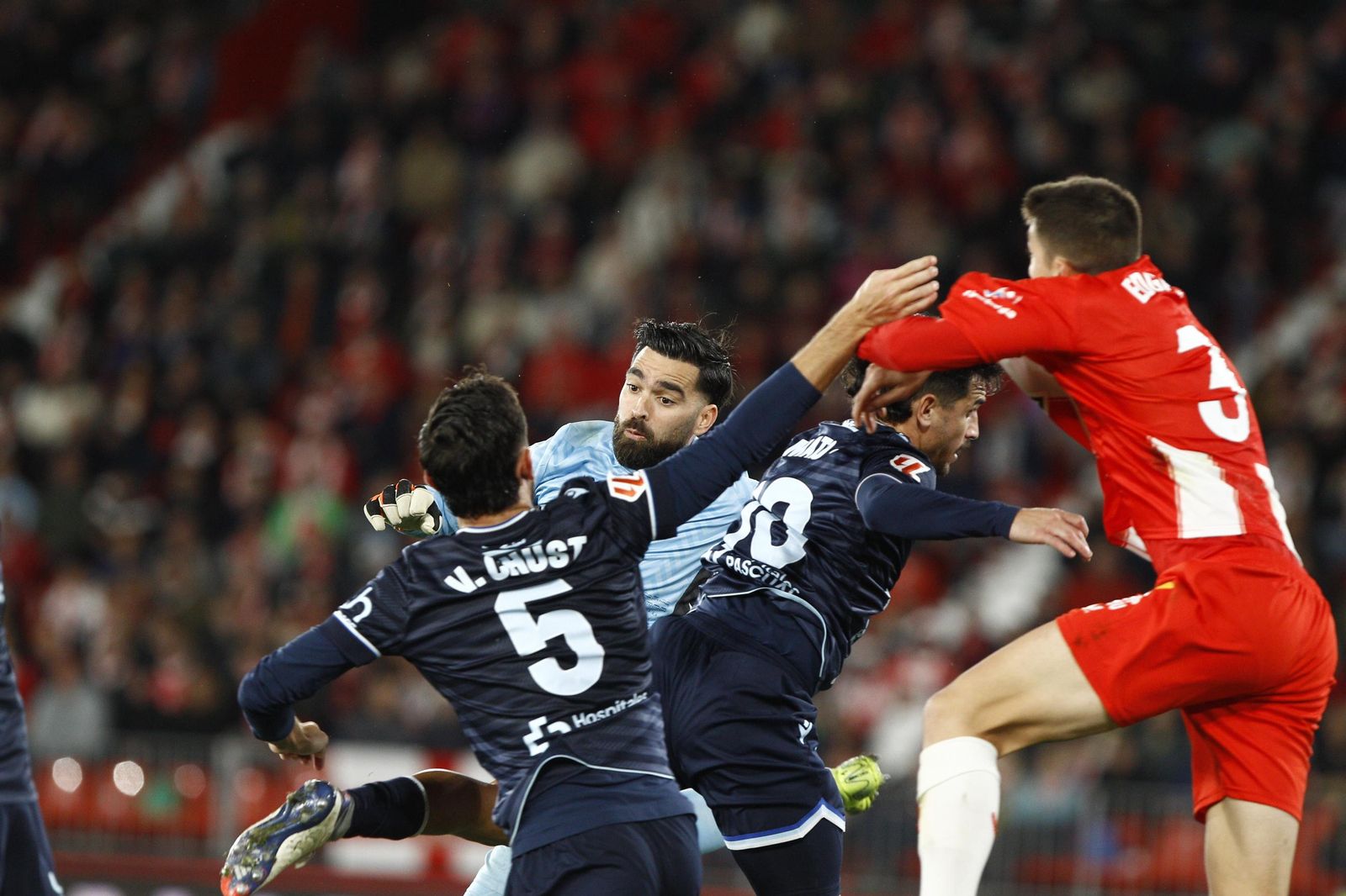 La U.D. Almería empata a uno contra el Cádiz y es campeón de invierno, en imágenes