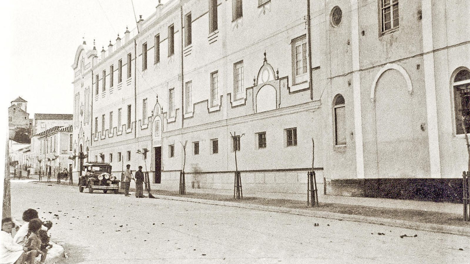 Fachada del edificio principal en una imagen de principios del siglo pasado.