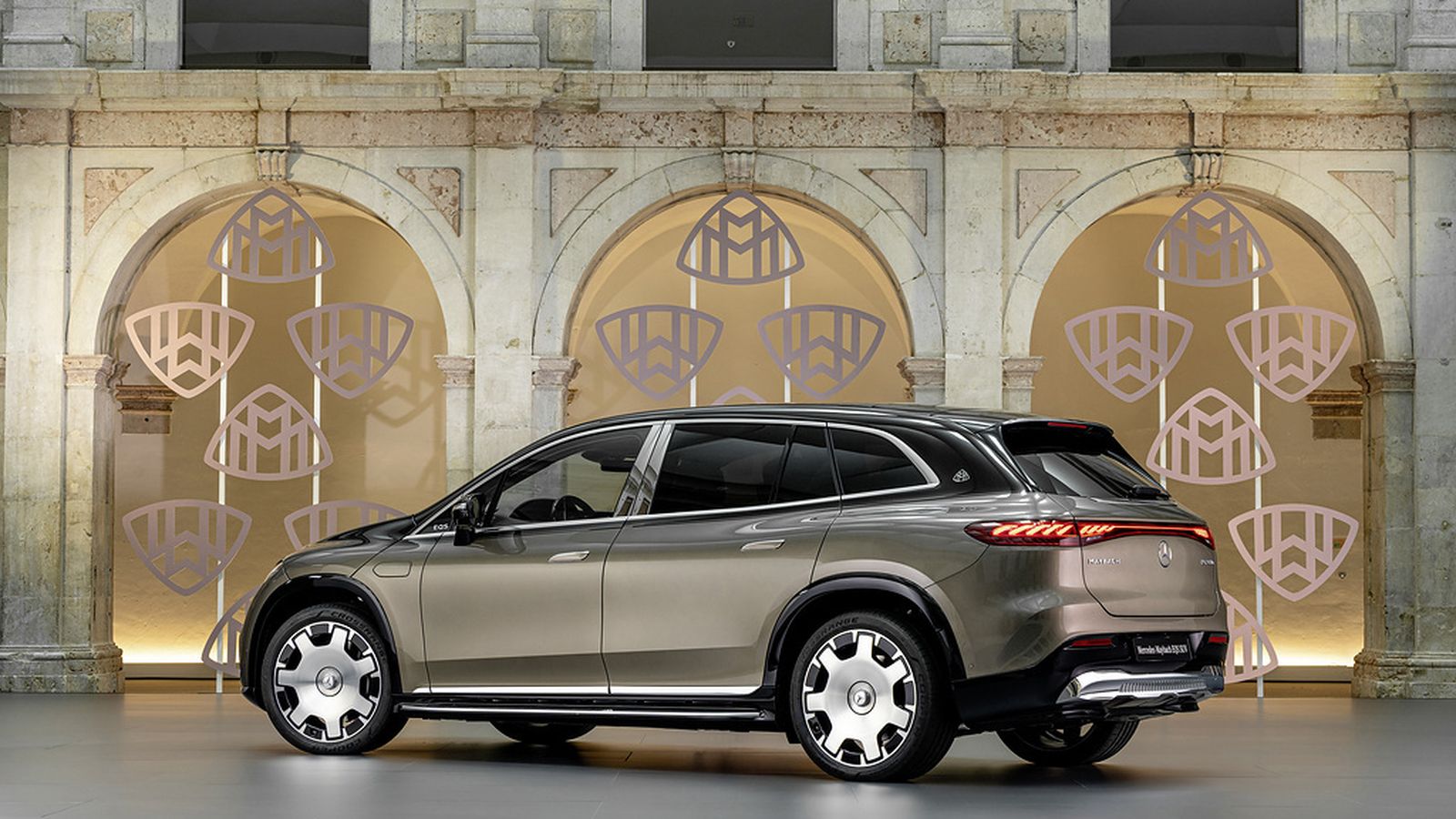 El punto de partida para el desarrollo de este Maybach es el Mercedes-EQ EQS SUV.