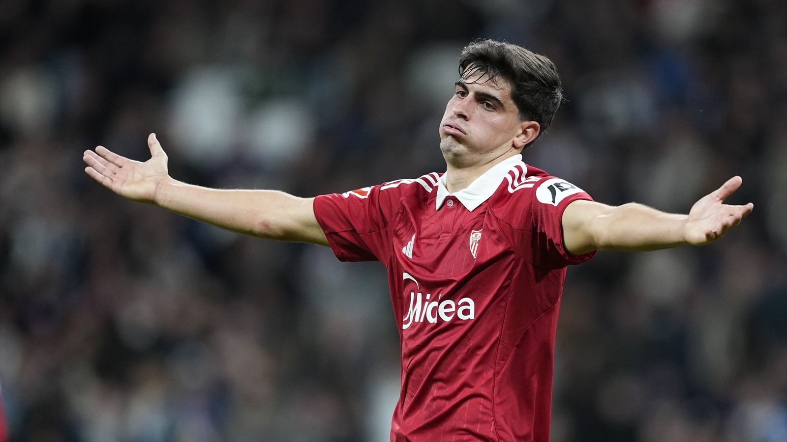 Juanlu se lamenta en una acción durante el partido.