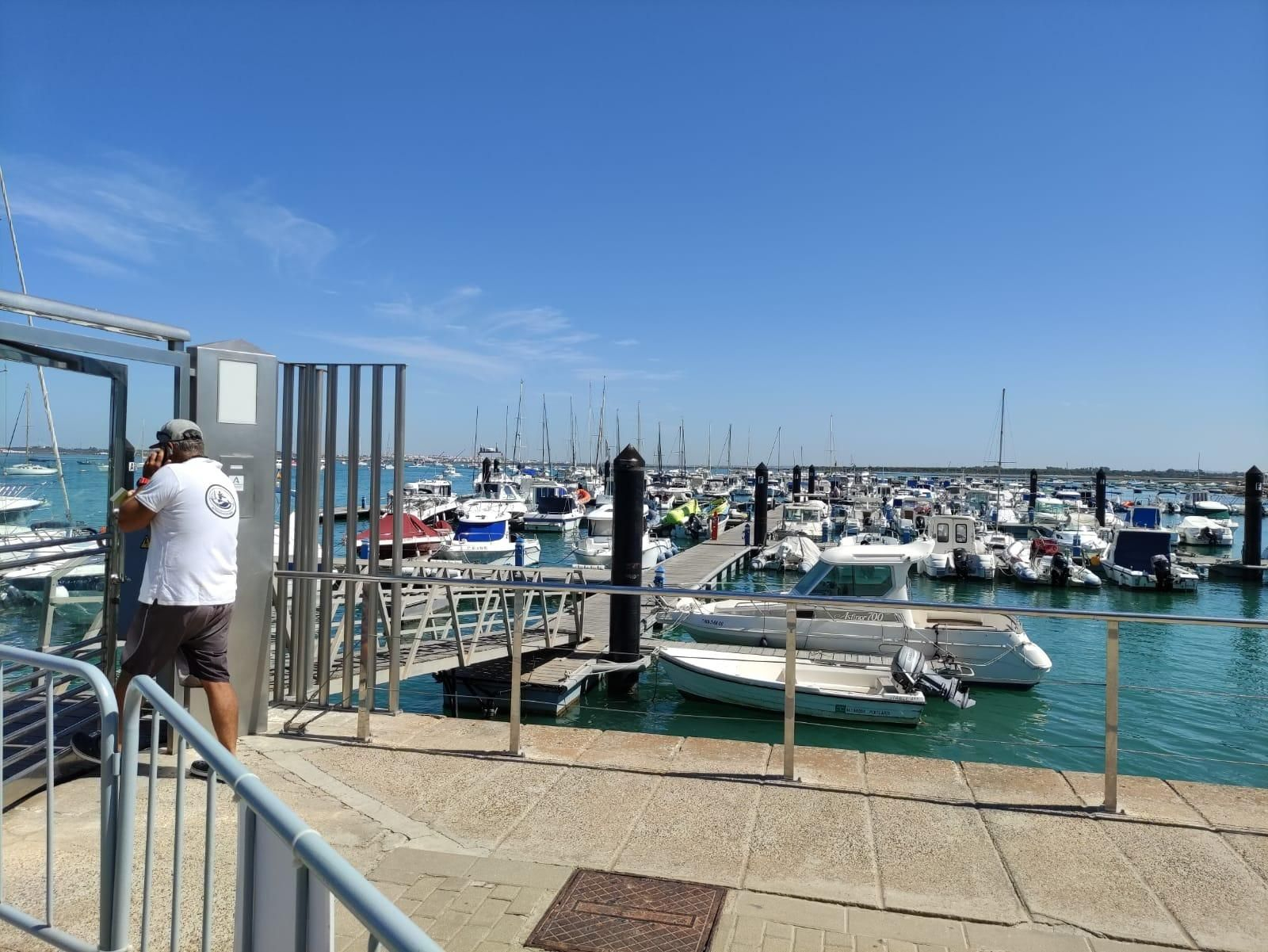 Sale a licitación el dragado del puerto de Santi Petri