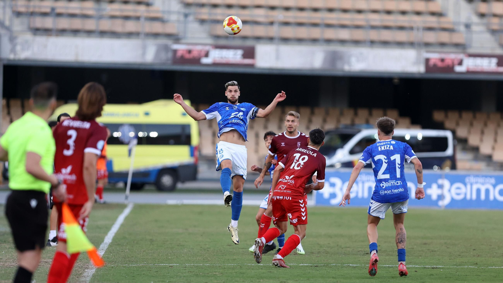 Imágenes del Xerez DFC contra el Atlético Antoniano en Chapín