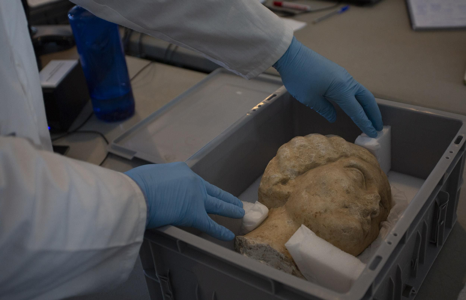 El traslado de las piezas del Museo Arqueológico, en imágenes.