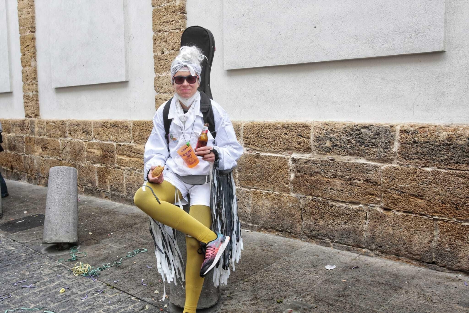 Imágenes del lunes del Carnaval ilegal de Cádiz