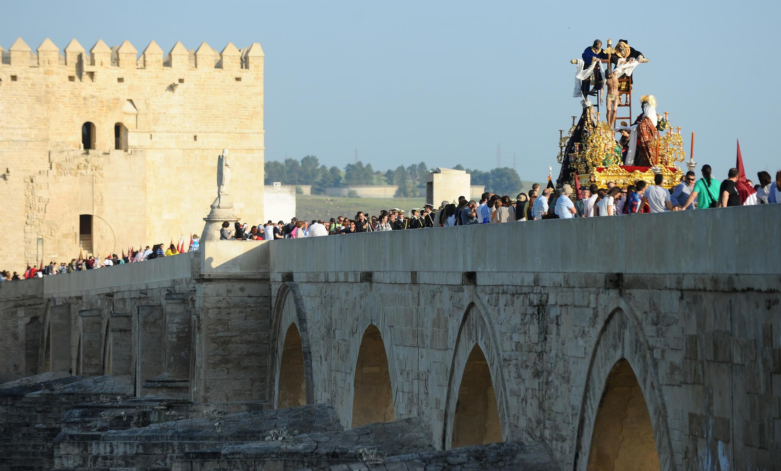 Hermandad de El Descendimiento en su estación de penitencia.