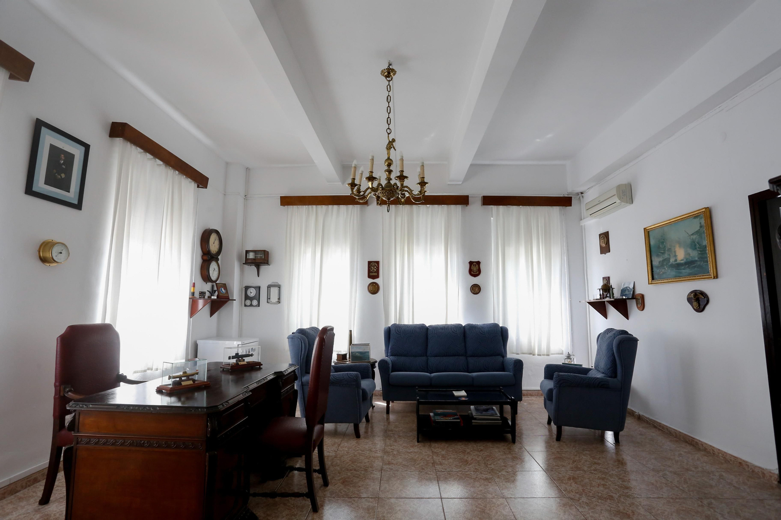 Jornadas de puertas abiertas en la Comandancia de  Marina de Algeciras, en imágenes