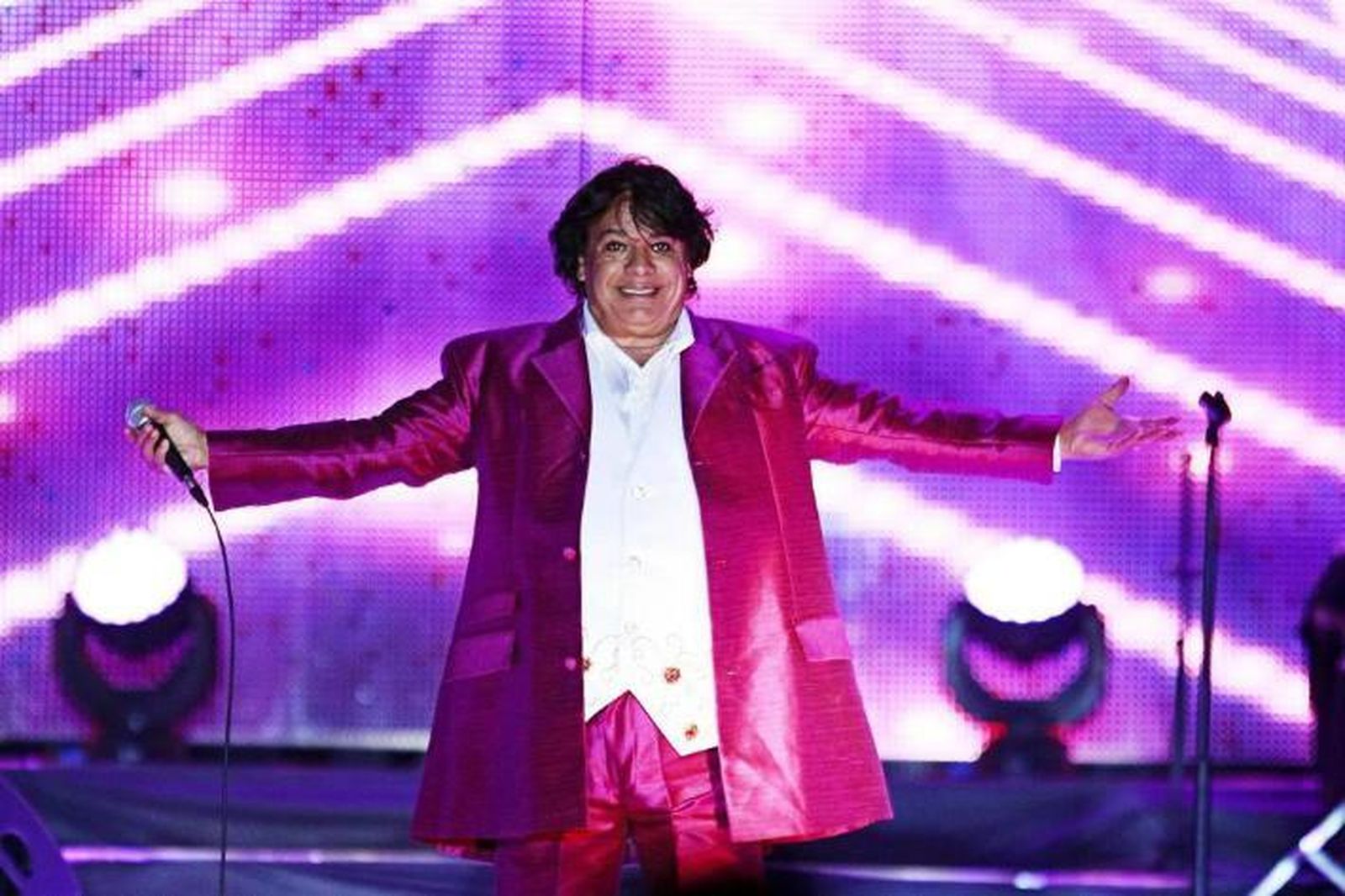 Juan Gabriel, durante su gira por México en 2016, pocos días antes de fallecer.