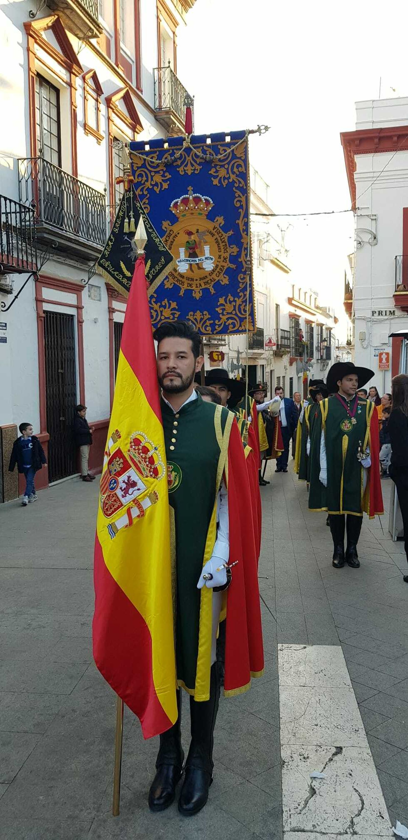 El gremio de los halconeros se exhibió en Carmona