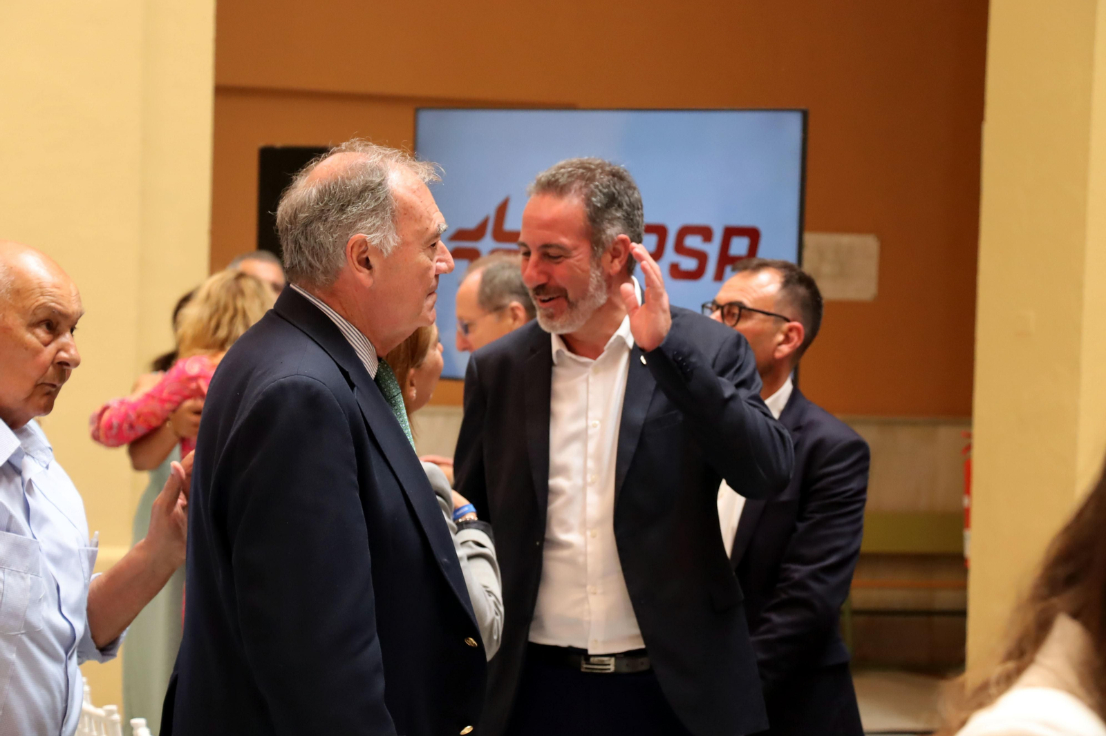 Antonio escribe el titular!!!!!!