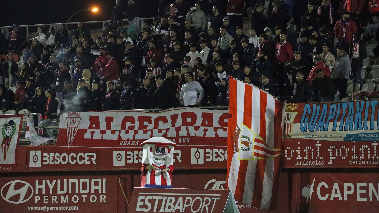 Búscate en el Nuevo Mirador durante el Algeciras - Atlético de Madrid B