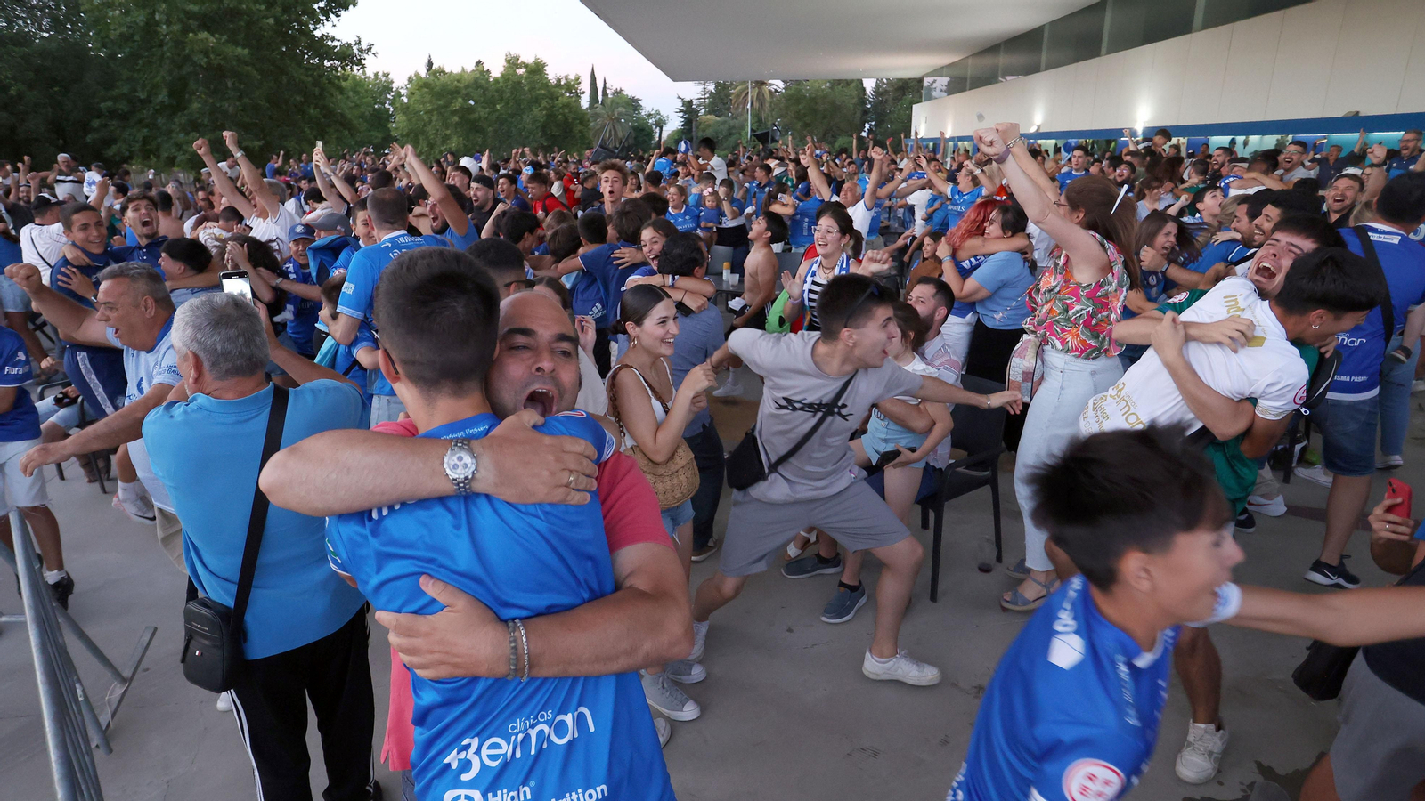 Celebración de los aficionados del Xerez DFC por el ascenso