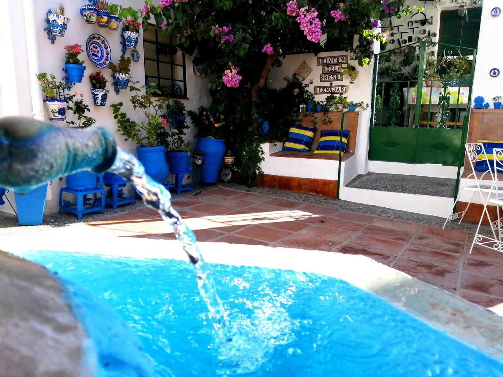 El Rincón del Beso está ubicado dentro del Patio de las Comedias