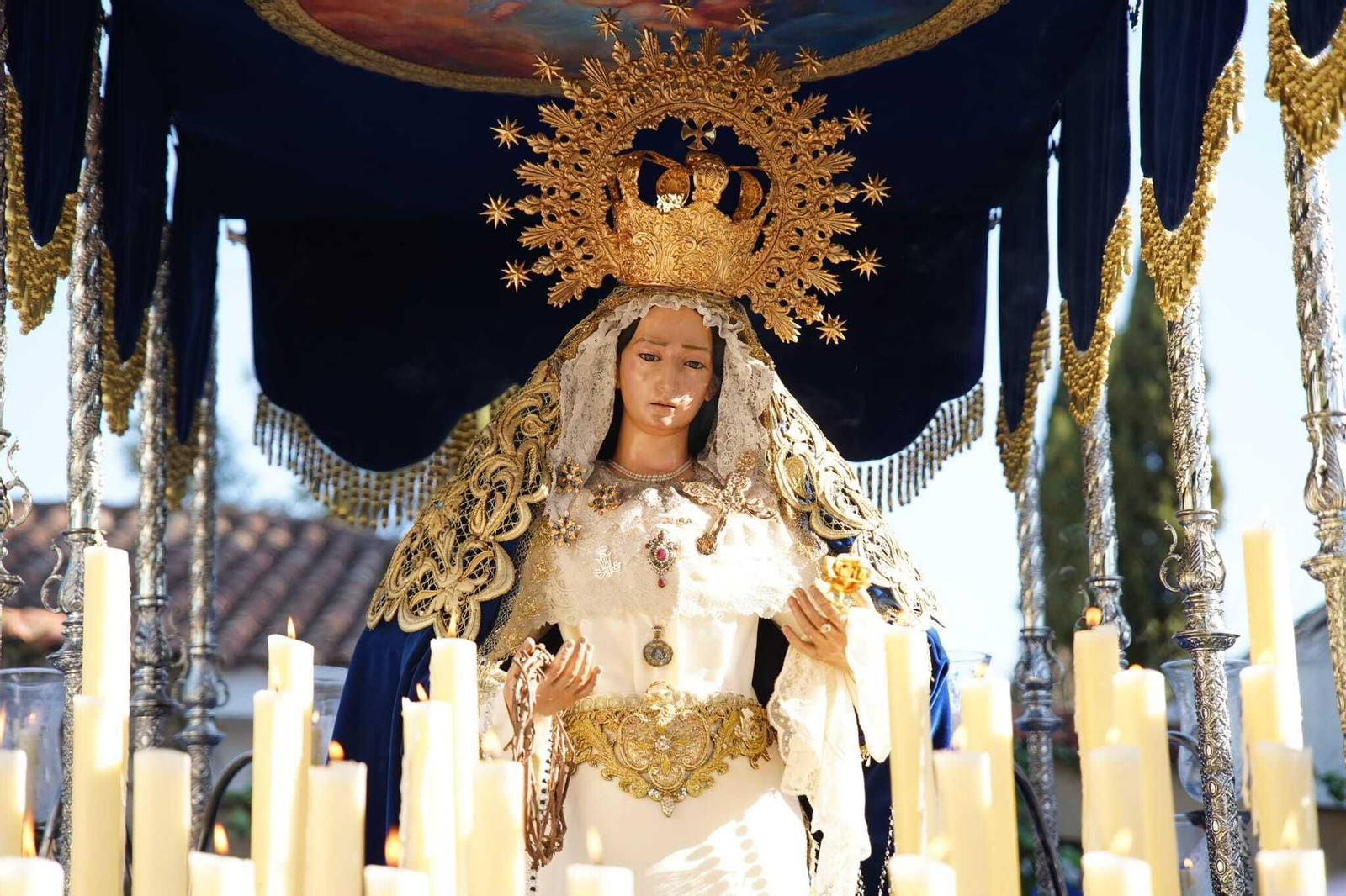 Miércoles Santo en Lucena: La procesión de Nuestro Padre Jesús del Valle y la Amargura, en imágenes