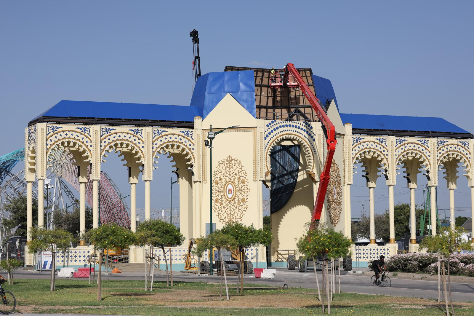 Últimos preparativos en el Real para la Feria de Málaga 2025, en fotos